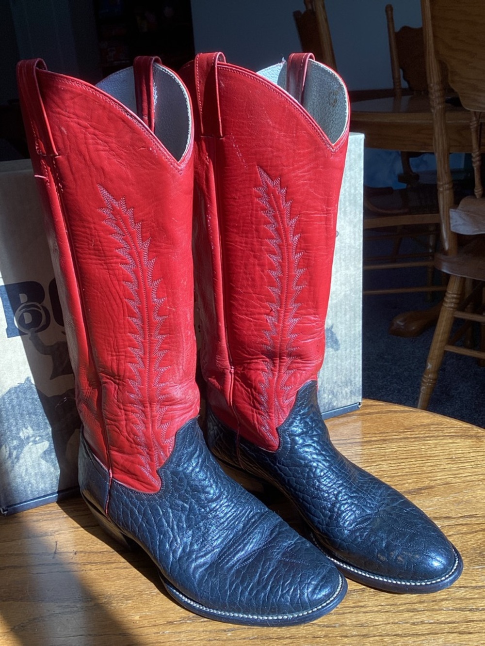 Cowtown 10.5D Black Bullhide Red Embroidered leather uppers Buckaroo Boots